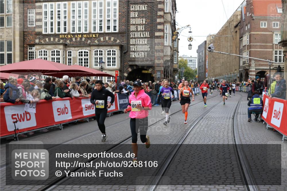 05.10.2025 - 20. swb-Marathon Bremen Yannick Fuchs http://msf.ph/oto/9268106 05.10.2025 10:52:20 Ziel 9196, 9226, 9852, 10038, 10240, 10438, 10668, 10727, 10900, 10942, 11458, 11641 meine-sportfotos.de