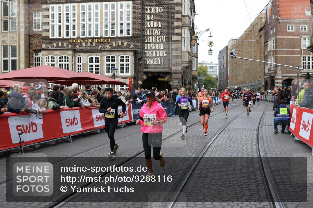 05.10.2025 - 20. swb-Marathon Bremen Yannick Fuchs http://msf.ph/oto/9268116 05.10.2025 10:52:20 Ziel 9196, 9226, 9852, 10038, 10240, 10438, 10668, 10727, 10900, 10942, 11458, 11641 meine-sportfotos.de