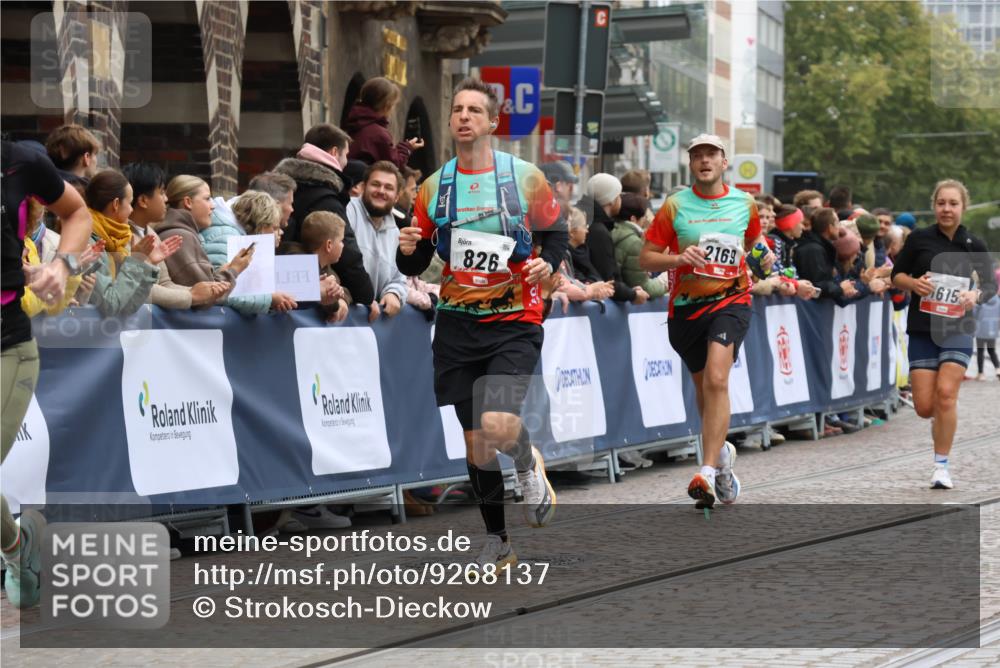 05.10.2025 - 20. swb-Marathon Bremen Strokosch-Dieckow http://msf.ph/oto/9268137 05.10.2025 13:00:16 Ziel 241, 826, 1615, 1812, 2064, 2118, 2169, 6633, 7498 meine-sportfotos.de
