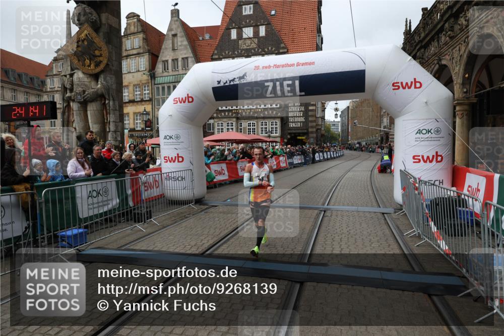 05.10.2025 - 20. swb-Marathon Bremen Yannick Fuchs http://msf.ph/oto/9268139 05.10.2025 12:12:31 Ziel 49 meine-sportfotos.de