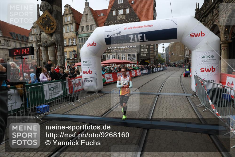 05.10.2025 - 20. swb-Marathon Bremen Yannick Fuchs http://msf.ph/oto/9268160 05.10.2025 12:12:31 Ziel 49 meine-sportfotos.de