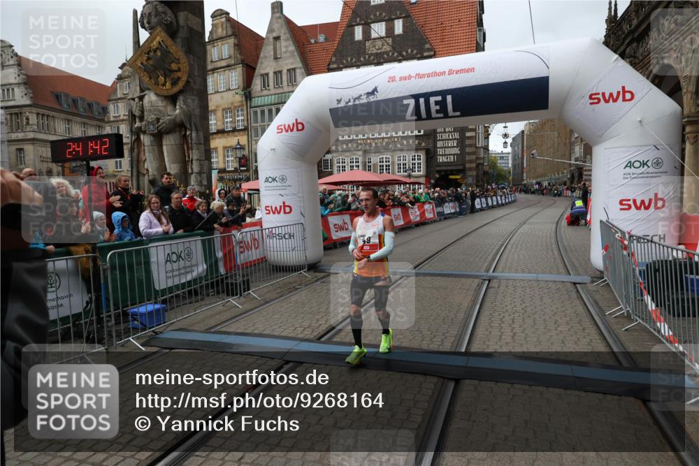 05.10.2025 - 20. swb-Marathon Bremen Yannick Fuchs http://msf.ph/oto/9268164 05.10.2025 12:12:31 Ziel 49 meine-sportfotos.de