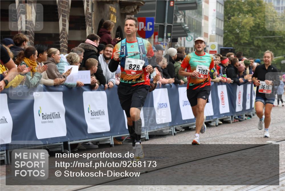 05.10.2025 - 20. swb-Marathon Bremen Strokosch-Dieckow http://msf.ph/oto/9268173 05.10.2025 13:00:16 Ziel 241, 826, 1615, 1812, 2064, 2118, 2169, 6633, 7498 meine-sportfotos.de