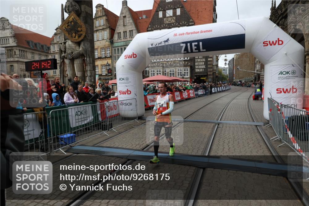 05.10.2025 - 20. swb-Marathon Bremen Yannick Fuchs http://msf.ph/oto/9268175 05.10.2025 12:12:31 Ziel 49 meine-sportfotos.de
