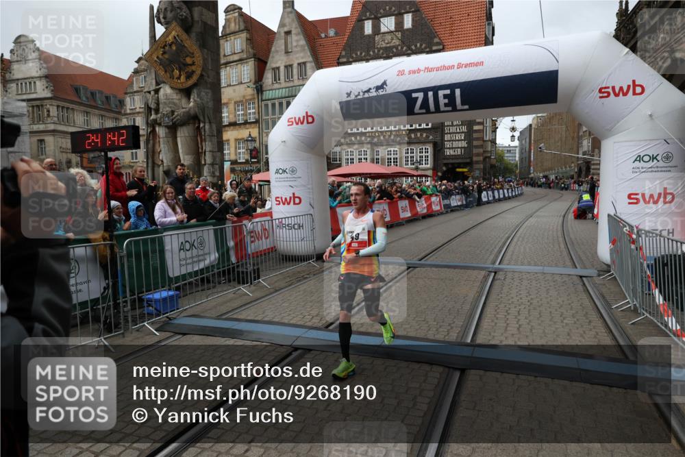 05.10.2025 - 20. swb-Marathon Bremen Yannick Fuchs http://msf.ph/oto/9268190 05.10.2025 12:12:32 Ziel 49 meine-sportfotos.de