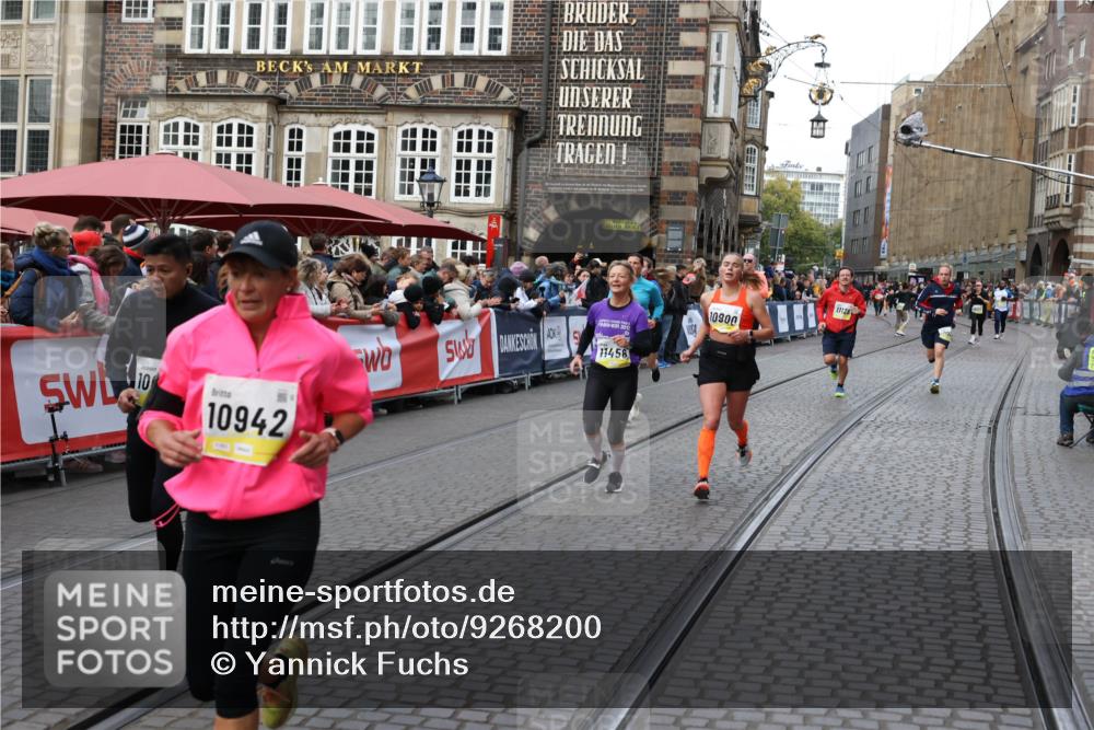 05.10.2025 - 20. swb-Marathon Bremen Yannick Fuchs http://msf.ph/oto/9268200 05.10.2025 10:52:21 Ziel 9196, 9226, 9852, 9955, 10038, 10240, 10438, 10668, 10727, 10900, 10927, 10942, 11458, 11491, 11641 meine-sportfotos.de