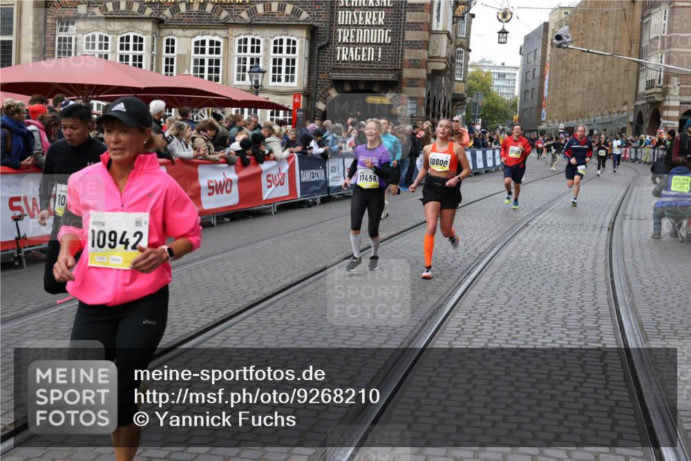05.10.2025 - 20. swb-Marathon Bremen Yannick Fuchs http://msf.ph/oto/9268210 05.10.2025 10:52:21 Ziel 9196, 9226, 9852, 9955, 10038, 10240, 10438, 10668, 10727, 10900, 10927, 10942, 11458, 11491, 11641 meine-sportfotos.de