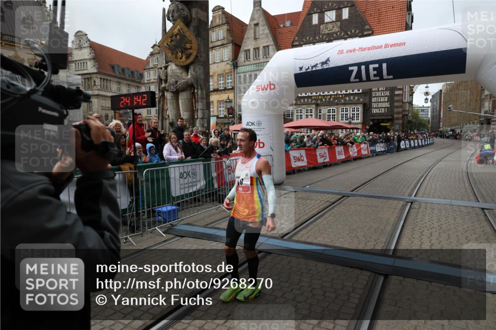 05.10.2025 - 20. swb-Marathon Bremen Yannick Fuchs http://msf.ph/oto/9268270 05.10.2025 12:12:32 Ziel 49 meine-sportfotos.de