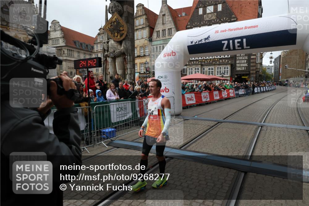 05.10.2025 - 20. swb-Marathon Bremen Yannick Fuchs http://msf.ph/oto/9268277 05.10.2025 12:12:32 Ziel 49 meine-sportfotos.de