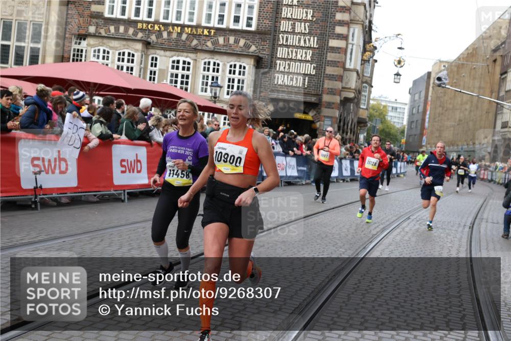 05.10.2025 - 20. swb-Marathon Bremen Yannick Fuchs http://msf.ph/oto/9268307 05.10.2025 10:52:22 Ziel 9196, 9226, 9852, 9955, 10038, 10240, 10438, 10668, 10727, 10900, 10927, 10942, 11128, 11458, 11491, 11641 meine-sportfotos.de