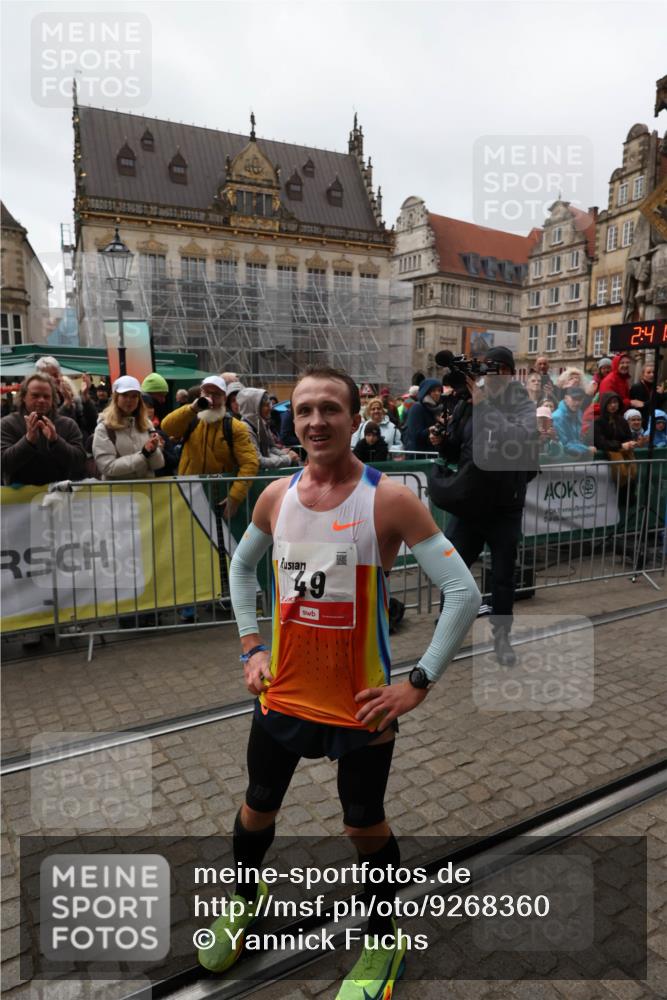 05.10.2025 - 20. swb-Marathon Bremen Yannick Fuchs http://msf.ph/oto/9268360 05.10.2025 12:12:38 Ziel  meine-sportfotos.de