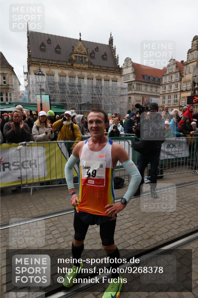 05.10.2025 - 20. swb-Marathon Bremen Yannick Fuchs http://msf.ph/oto/9268378 05.10.2025 12:12:38 Ziel  meine-sportfotos.de