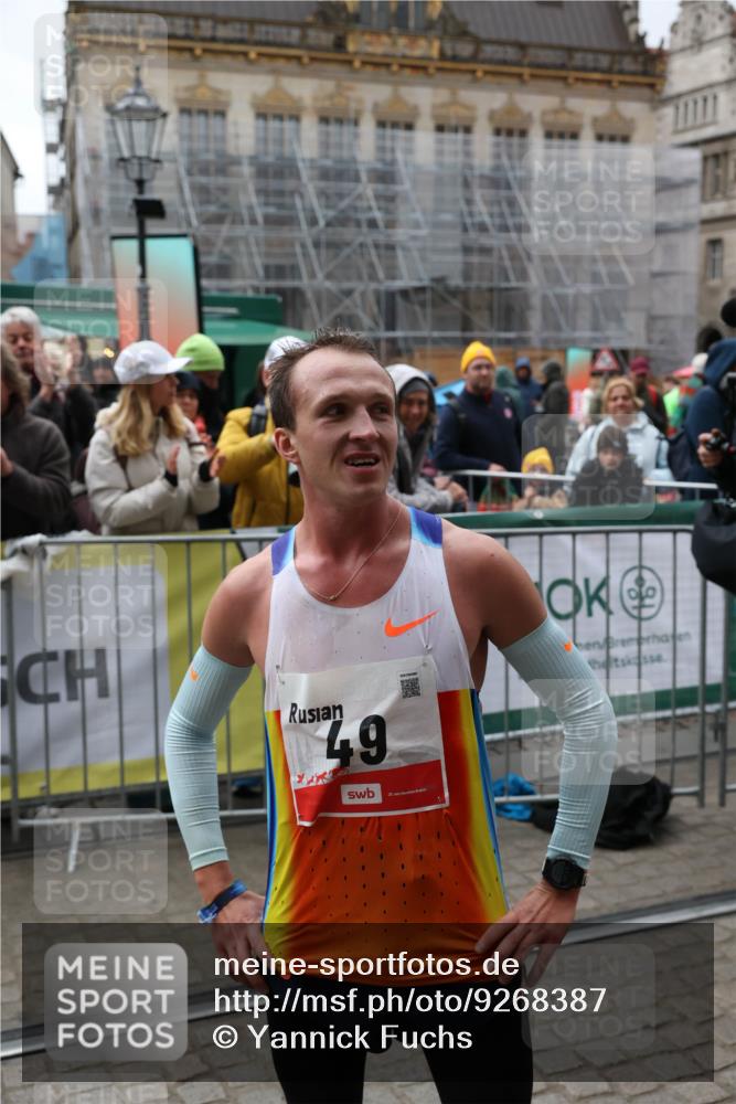 05.10.2025 - 20. swb-Marathon Bremen Yannick Fuchs http://msf.ph/oto/9268387 05.10.2025 12:12:39 Ziel  meine-sportfotos.de