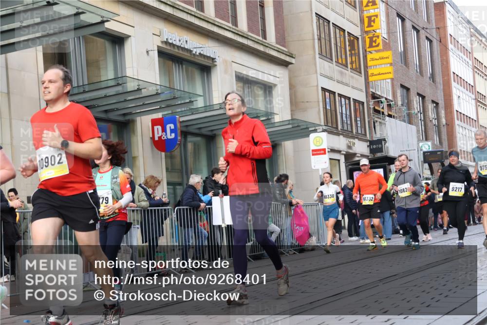 05.10.2025 - 20. swb-Marathon Bremen Strokosch-Dieckow http://msf.ph/oto/9268401 05.10.2025 11:06:56 Ziel 7779, 9180, 9217, 9265, 9334, 9483, 9491, 9628, 9702, 9757, 9877, 9890, 10160, 10193, 10223, 10286, 10330, 10332, 10371, 10582, 10632, 10737, 10788, 10824, 10836, 10854, 10902, 10991, 11122, 11258, 11262, 11329, 11384, 11477, 11529, 11709, 7779, 9180, 9217, 9265, 9334, 9483, 9491, 9628, 9702, 9757, 9877, 9890, 10160, 10193, 10223, 10286, 10330, 10332, 10371, 10582, 10632, 10737, 10788, 10824, 10836, 10854, 10902, 10991, 11122, 11709 meine-sportfotos.de