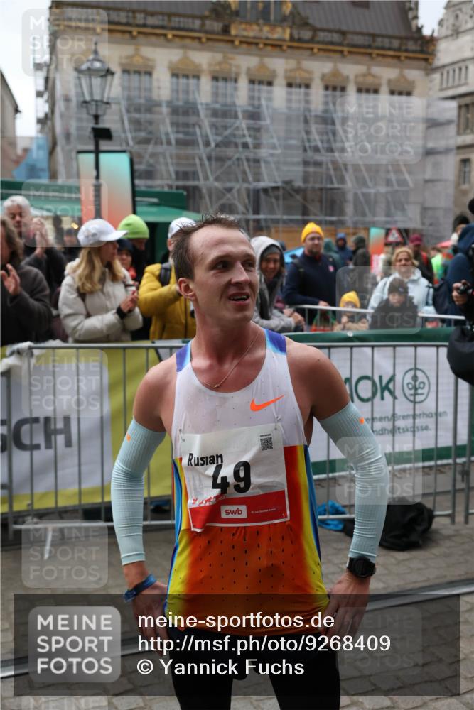 05.10.2025 - 20. swb-Marathon Bremen Yannick Fuchs http://msf.ph/oto/9268409 05.10.2025 12:12:39 Ziel  meine-sportfotos.de