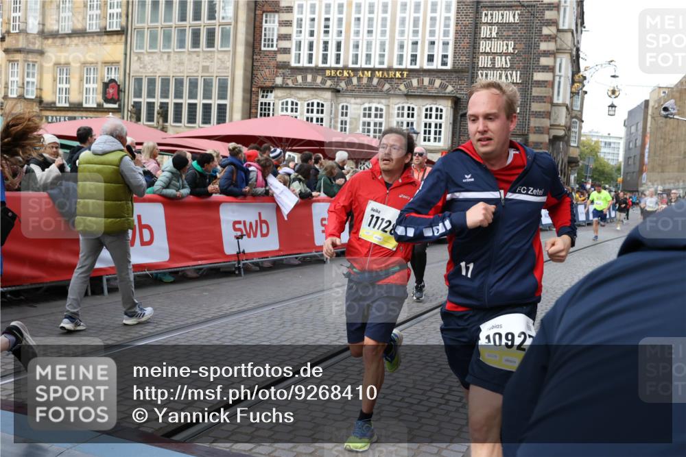05.10.2025 - 20. swb-Marathon Bremen Yannick Fuchs http://msf.ph/oto/9268410 05.10.2025 10:52:25 Ziel 9852, 9955, 9987, 10038, 10668, 10900, 10927, 10942, 11128, 11458, 11491, 11665 meine-sportfotos.de