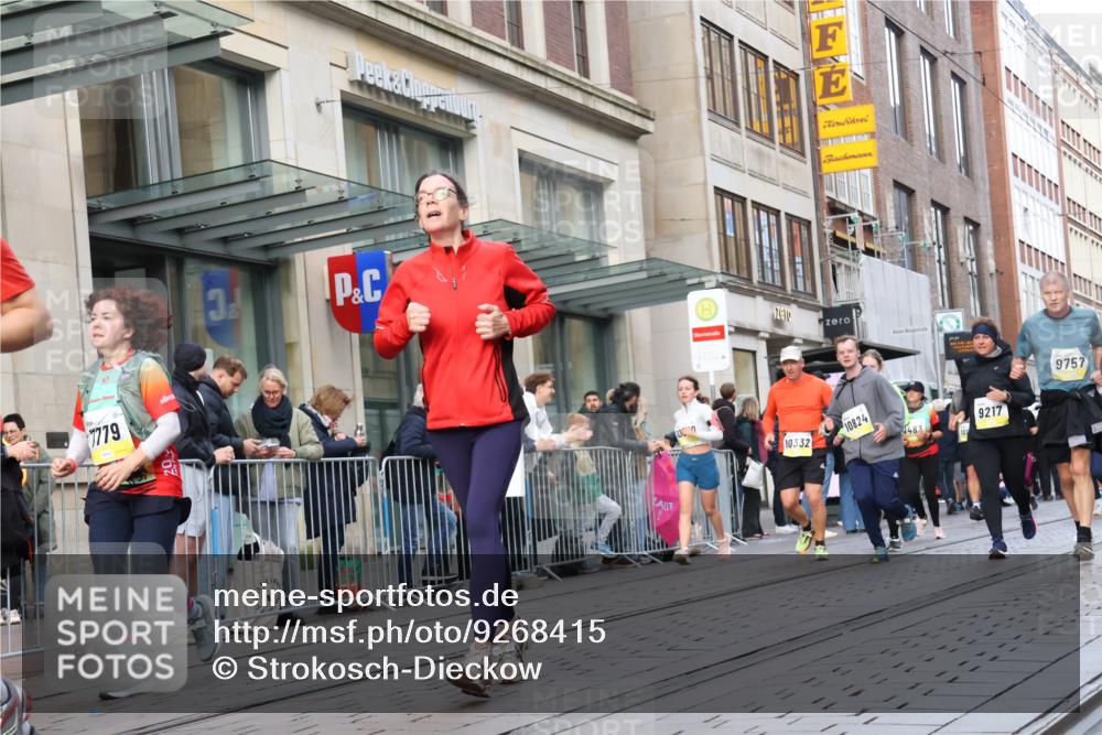 05.10.2025 - 20. swb-Marathon Bremen Strokosch-Dieckow http://msf.ph/oto/9268415 05.10.2025 11:06:56 Ziel 7779, 9180, 9217, 9265, 9334, 9483, 9491, 9628, 9702, 9757, 9877, 9890, 10160, 10193, 10223, 10286, 10330, 10332, 10371, 10582, 10632, 10737, 10788, 10824, 10836, 10854, 10902, 10991, 11122, 11258, 11262, 11329, 11384, 11477, 11529, 11709, 7779, 9180, 9217, 9265, 9334, 9483, 9491, 9628, 9702, 9757, 9877, 9890, 10160, 10193, 10223, 10286, 10330, 10332, 10371, 10582, 10632, 10737, 10788, 10824, 10836, 10854, 10902, 10991, 11122, 11709 meine-sportfotos.de