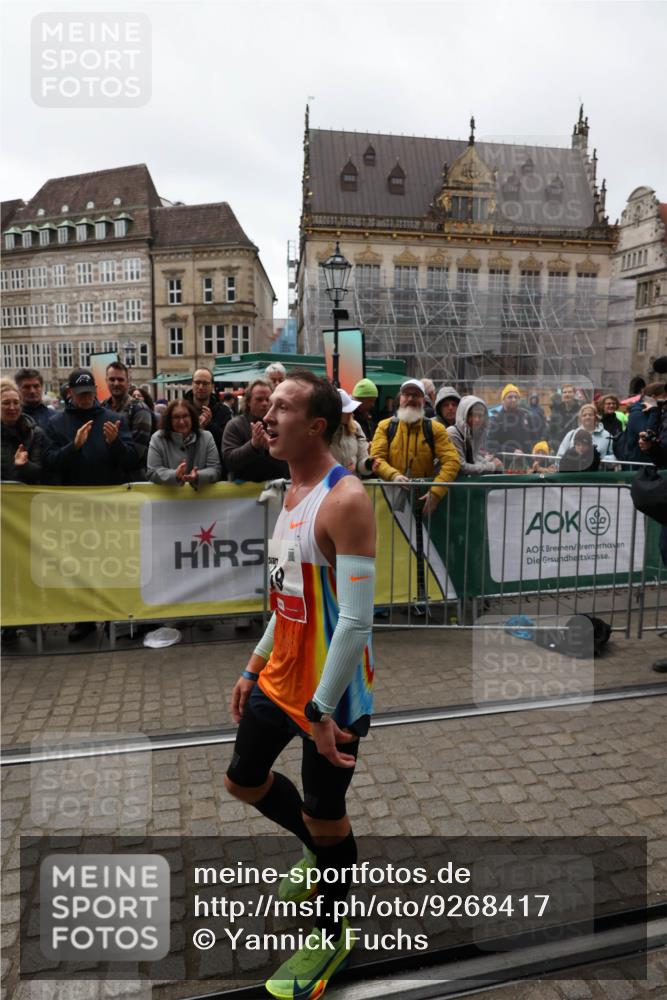 05.10.2025 - 20. swb-Marathon Bremen Yannick Fuchs http://msf.ph/oto/9268417 05.10.2025 12:12:41 Ziel  meine-sportfotos.de