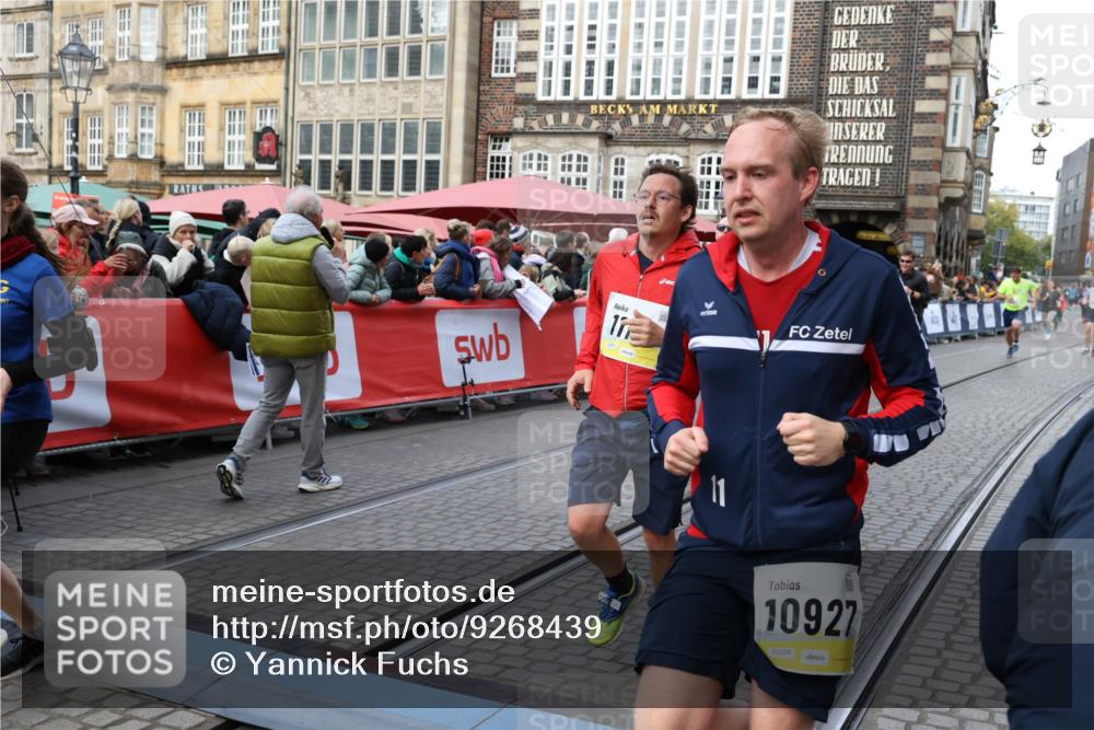 05.10.2025 - 20. swb-Marathon Bremen Yannick Fuchs http://msf.ph/oto/9268439 05.10.2025 10:52:25 Ziel 9852, 9955, 9987, 10038, 10668, 10900, 10927, 10942, 11128, 11458, 11491, 11665 meine-sportfotos.de