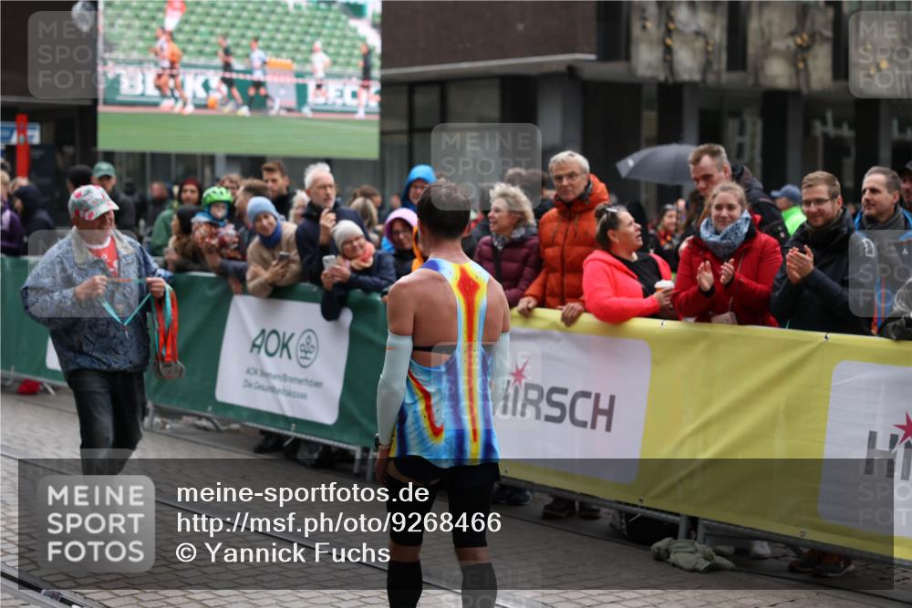 05.10.2025 - 20. swb-Marathon Bremen Yannick Fuchs http://msf.ph/oto/9268466 05.10.2025 12:12:57 Ziel  meine-sportfotos.de