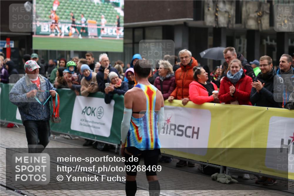 05.10.2025 - 20. swb-Marathon Bremen Yannick Fuchs http://msf.ph/oto/9268469 05.10.2025 12:12:57 Ziel  meine-sportfotos.de