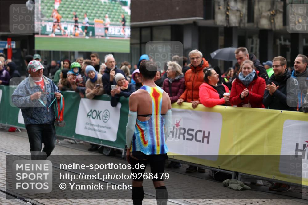 05.10.2025 - 20. swb-Marathon Bremen Yannick Fuchs http://msf.ph/oto/9268479 05.10.2025 12:12:57 Ziel  meine-sportfotos.de