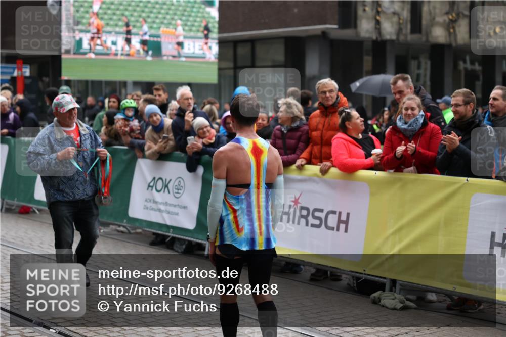 05.10.2025 - 20. swb-Marathon Bremen Yannick Fuchs http://msf.ph/oto/9268488 05.10.2025 12:12:57 Ziel  meine-sportfotos.de