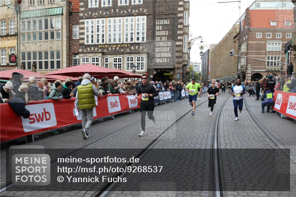 05.10.2025 - 20. swb-Marathon Bremen Yannick Fuchs http://msf.ph/oto/9268537 05.10.2025 10:52:27 Ziel 9584, 9955, 9987, 10038, 10507, 10719, 10900, 10927, 10942, 11128, 11458, 11491, 11665 meine-sportfotos.de