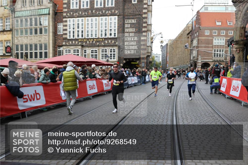 05.10.2025 - 20. swb-Marathon Bremen Yannick Fuchs http://msf.ph/oto/9268549 05.10.2025 10:52:27 Ziel 9584, 9955, 9987, 10038, 10507, 10719, 10900, 10927, 10942, 11128, 11458, 11491, 11665 meine-sportfotos.de
