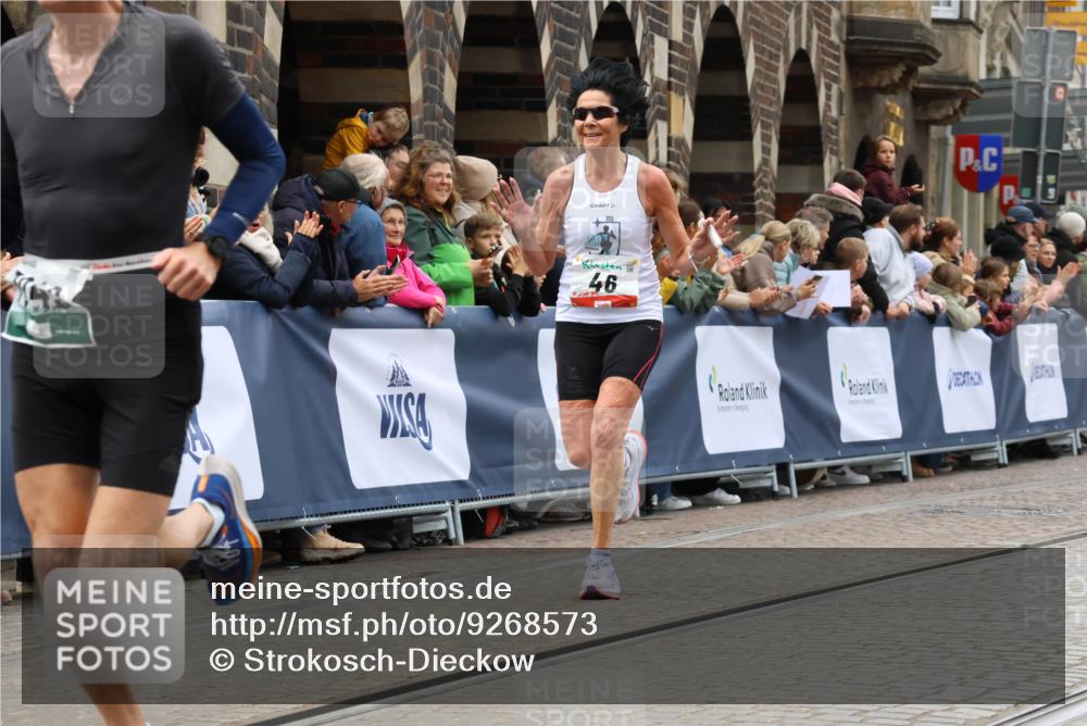 05.10.2025 - 20. swb-Marathon Bremen Strokosch-Dieckow http://msf.ph/oto/9268573 05.10.2025 13:00:32 Ziel 46, 1612, 7099, 7949 meine-sportfotos.de