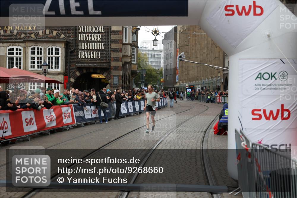 05.10.2025 - 20. swb-Marathon Bremen Yannick Fuchs http://msf.ph/oto/9268660 05.10.2025 12:13:14 Ziel 1301 meine-sportfotos.de