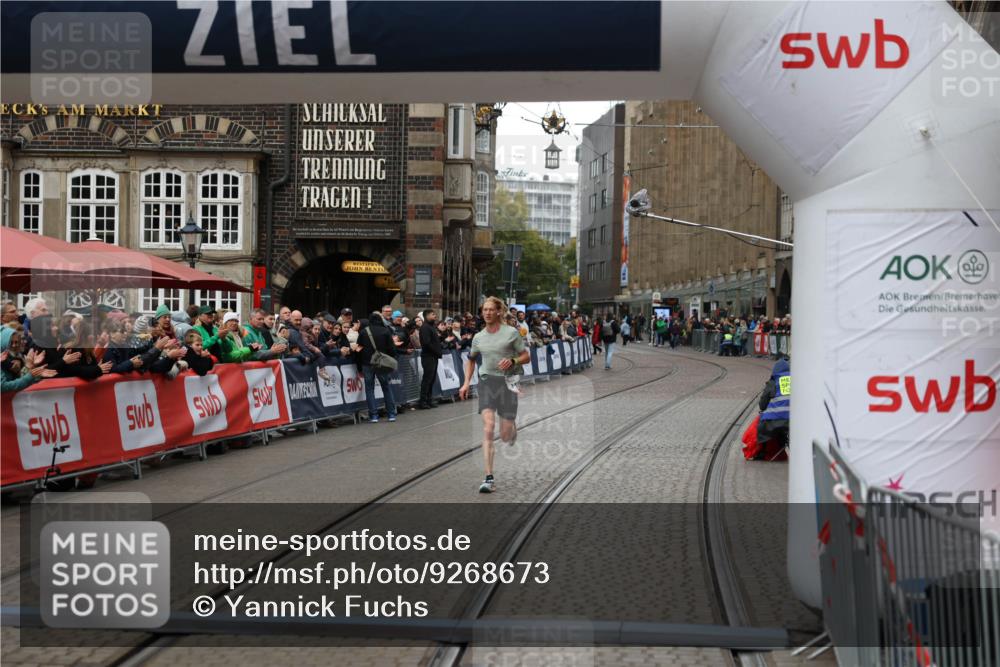 05.10.2025 - 20. swb-Marathon Bremen Yannick Fuchs http://msf.ph/oto/9268673 05.10.2025 12:13:15 Ziel 1301 meine-sportfotos.de