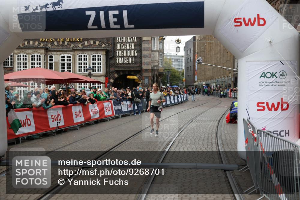 05.10.2025 - 20. swb-Marathon Bremen Yannick Fuchs http://msf.ph/oto/9268701 05.10.2025 12:13:15 Ziel 1301 meine-sportfotos.de