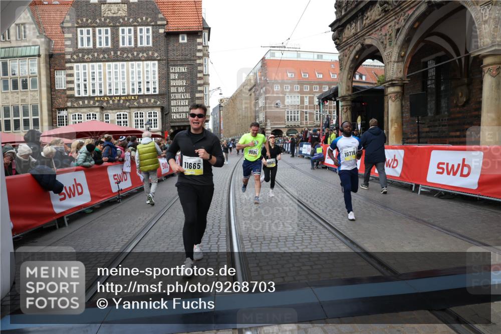 05.10.2025 - 20. swb-Marathon Bremen Yannick Fuchs http://msf.ph/oto/9268703 05.10.2025 10:52:29 Ziel 9172, 9584, 9955, 9987, 10507, 10719, 10900, 10927, 11128, 11458, 11491, 11528, 11665 meine-sportfotos.de