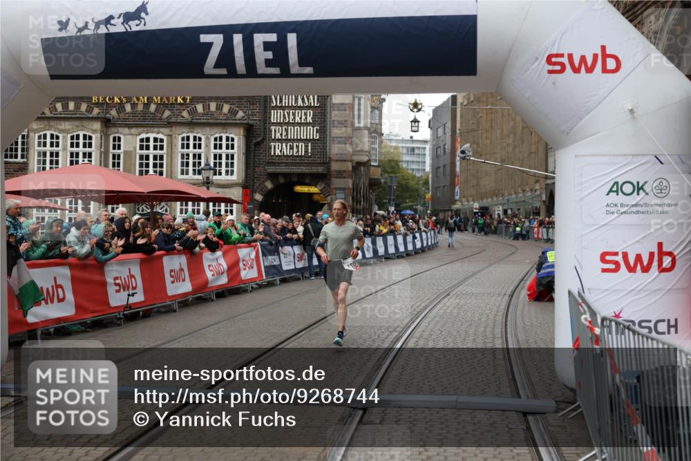 05.10.2025 - 20. swb-Marathon Bremen Yannick Fuchs http://msf.ph/oto/9268744 05.10.2025 12:13:16 Ziel 1301 meine-sportfotos.de
