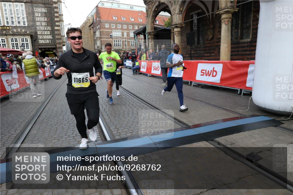 05.10.2025 - 20. swb-Marathon Bremen Yannick Fuchs http://msf.ph/oto/9268762 05.10.2025 10:52:29 Ziel 9172, 9584, 9955, 9987, 10507, 10719, 10900, 10927, 11128, 11458, 11491, 11528, 11665 meine-sportfotos.de