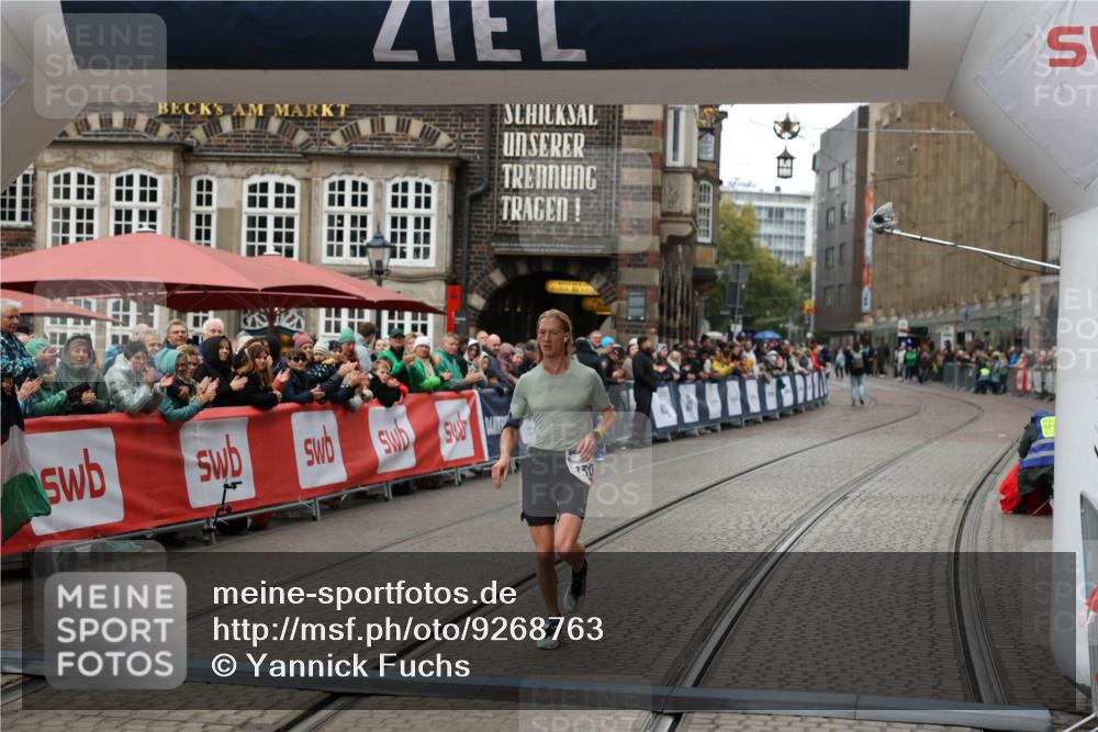 05.10.2025 - 20. swb-Marathon Bremen Yannick Fuchs http://msf.ph/oto/9268763 05.10.2025 12:13:16 Ziel 1301 meine-sportfotos.de
