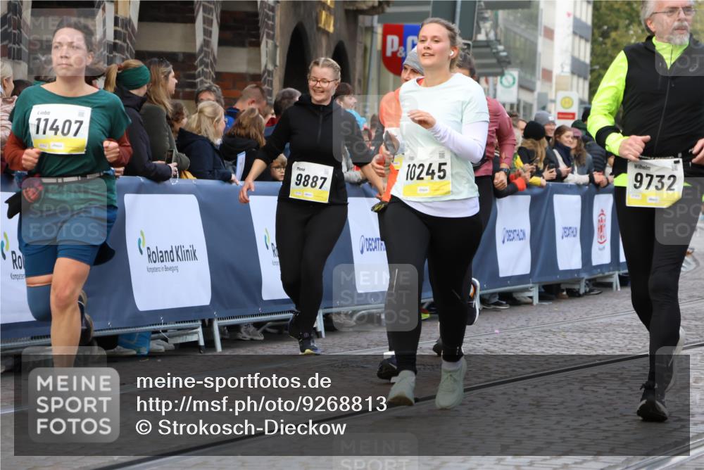 05.10.2025 - 20. swb-Marathon Bremen Strokosch-Dieckow http://msf.ph/oto/9268813 05.10.2025 11:09:39 Ziel 9001, 9538, 9731, 9732, 9887, 10245, 10316, 10412, 10417, 10672, 10881, 10886, 10943, 11407, 11654, 11655, 11664 meine-sportfotos.de