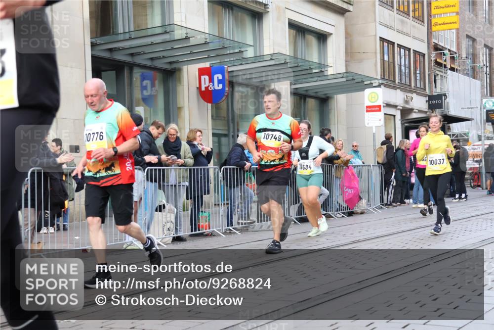 05.10.2025 - 20. swb-Marathon Bremen Strokosch-Dieckow http://msf.ph/oto/9268824 05.10.2025 11:07:09 Ziel 7779, 9180, 9217, 9306, 9334, 9483, 9628, 9757, 9780, 10037, 10160, 10223, 10286, 10330, 10332, 10582, 10585, 10632, 10650, 10737, 10749, 10776, 10824, 10836, 10854, 11122, 11159, 11258, 11262, 11329, 11384, 11477, 11529, 11584, 7779, 9180, 9217, 9306, 9334, 9483, 9628, 9757, 9780, 10037, 10160, 10223, 10286, 10330, 10332, 10582, 10585, 10632, 10650, 10737, 10749, 10776, 10824, 10836, 10854, 11122, 11159 meine-sportfotos.de