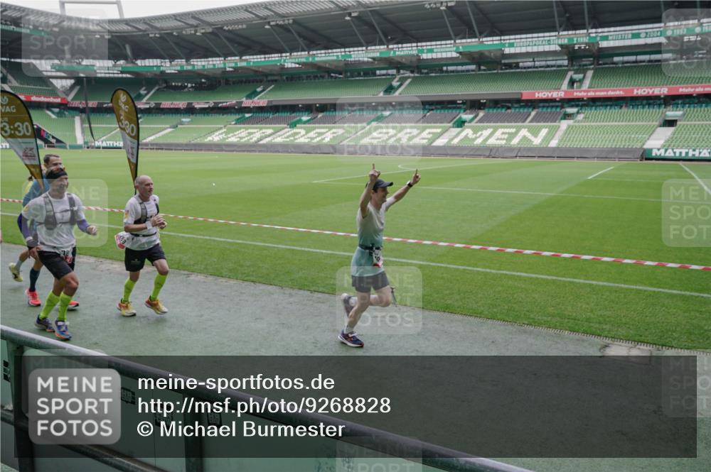 05.10.2025 - 20. swb-Marathon Bremen Michael Burmester http://msf.ph/oto/9268828 05.10.2025 12:36:54 Laufen im Stadion 140, 221, 298, 436, 508, 735, 761, 787, 933, 1088, 1231, 1245, 1418, 1443, 1567, 1616, 1633, 1801, 1849, 1901, 1907, 1912, 2135, 2186, 2268, 3198, 5536, 5625, 8099, 8883, 902, 1212, 1640, 1837, 3891, 7854 meine-sportfotos.de