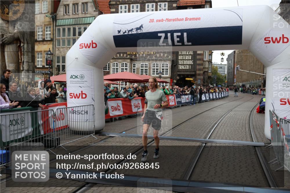 05.10.2025 - 20. swb-Marathon Bremen Yannick Fuchs http://msf.ph/oto/9268845 05.10.2025 12:13:17 Ziel 1301 meine-sportfotos.de