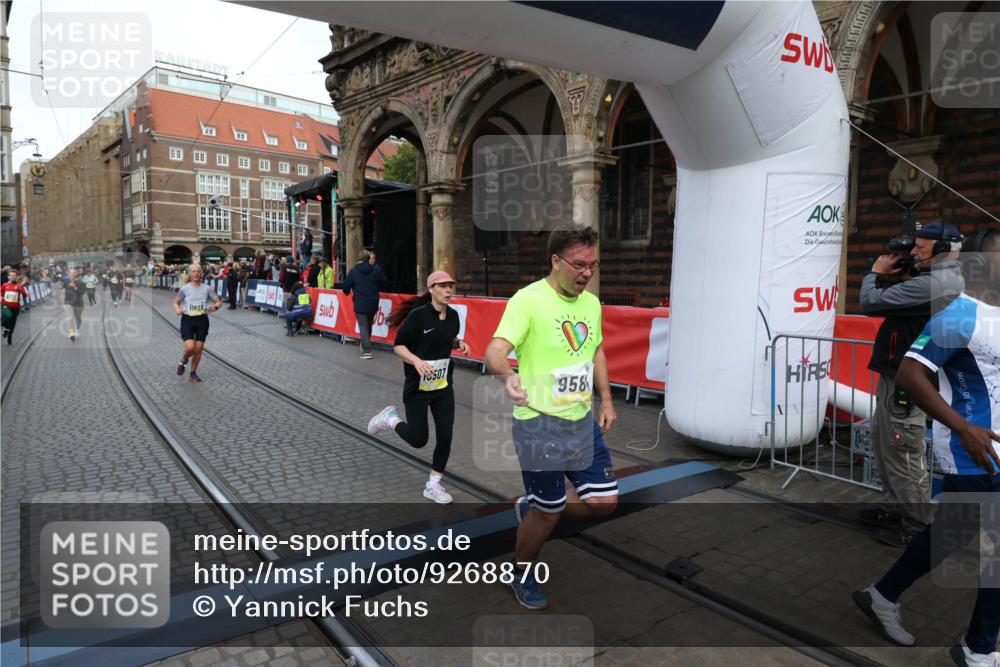 05.10.2025 - 20. swb-Marathon Bremen Yannick Fuchs http://msf.ph/oto/9268870 05.10.2025 10:52:30 Ziel 9172, 9584, 9955, 9987, 10507, 10719, 10927, 11128, 11458, 11491, 11528, 11665 meine-sportfotos.de