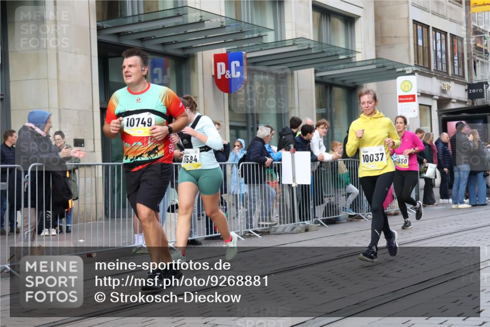 05.10.2025 - 20. swb-Marathon Bremen Strokosch-Dieckow http://msf.ph/oto/9268881 05.10.2025 11:07:11 Ziel 7779, 9180, 9306, 9334, 9483, 9628, 9757, 9780, 10037, 10160, 10223, 10286, 10330, 10332, 10582, 10585, 10632, 10650, 10737, 10749, 10776, 10824, 10836, 10854, 11122, 11159, 11258, 11262, 11329, 11384, 11529, 11584, 7779, 9180, 9306, 9334, 9483, 9628, 9757, 9780, 10037, 10160, 10223, 10286, 10330, 10332, 10582, 10585, 10632, 10650, 10737, 10749, 10776, 10824, 10836, 10854, 11122, 11159 meine-sportfotos.de