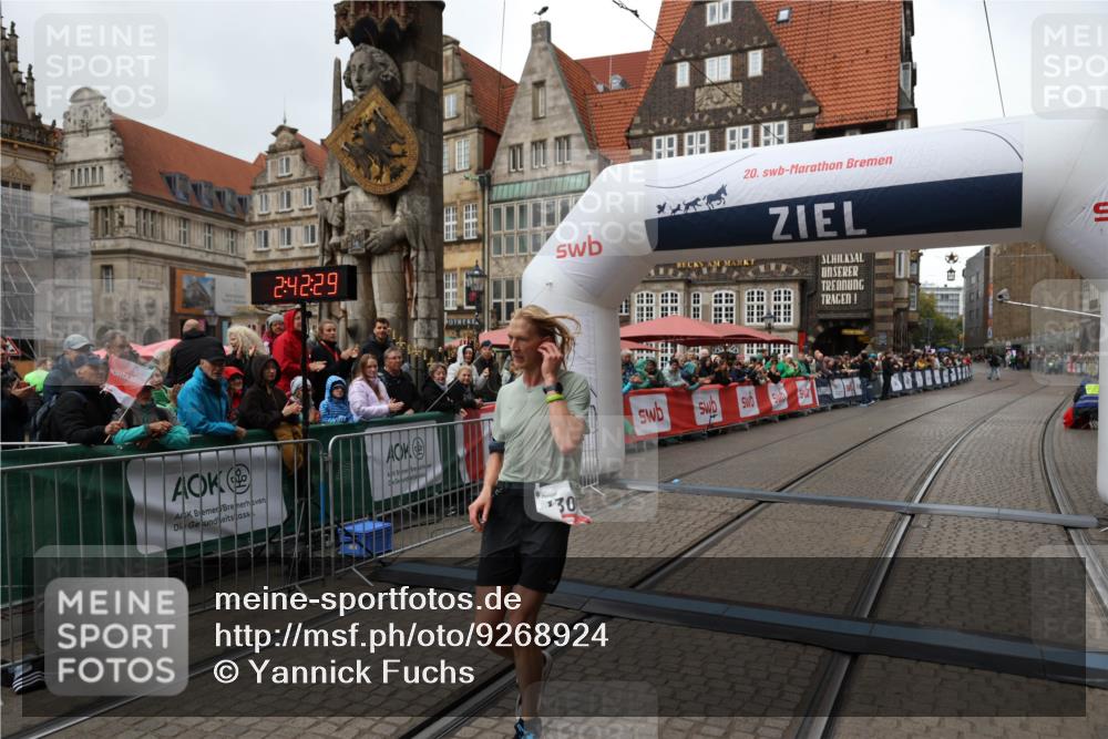 05.10.2025 - 20. swb-Marathon Bremen Yannick Fuchs http://msf.ph/oto/9268924 05.10.2025 12:13:19 Ziel 1301 meine-sportfotos.de