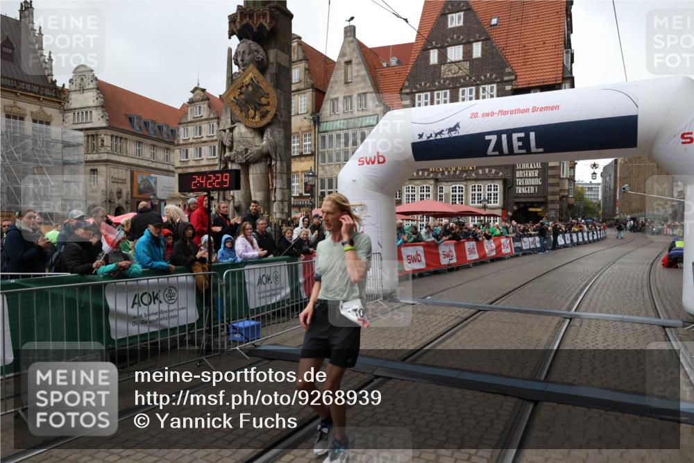 05.10.2025 - 20. swb-Marathon Bremen Yannick Fuchs http://msf.ph/oto/9268939 05.10.2025 12:13:19 Ziel 1301 meine-sportfotos.de