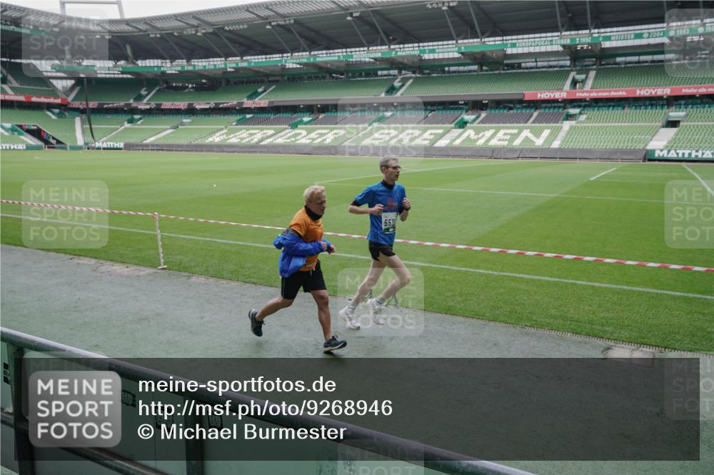 05.10.2025 - 20. swb-Marathon Bremen Michael Burmester http://msf.ph/oto/9268946 05.10.2025 12:36:58 Laufen im Stadion 140, 221, 298, 436, 508, 735, 761, 787, 933, 1088, 1231, 1245, 1418, 1443, 1567, 1616, 1633, 1801, 1849, 1901, 1907, 1912, 2135, 2186, 2268, 3198, 5536, 5625, 8099, 8883, 902, 1212, 1640, 1837, 3891, 7854 meine-sportfotos.de