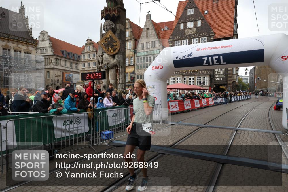 05.10.2025 - 20. swb-Marathon Bremen Yannick Fuchs http://msf.ph/oto/9268949 05.10.2025 12:13:19 Ziel 1301 meine-sportfotos.de