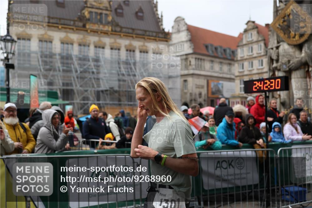 05.10.2025 - 20. swb-Marathon Bremen Yannick Fuchs http://msf.ph/oto/9268960 05.10.2025 12:13:20 Ziel 1301 meine-sportfotos.de
