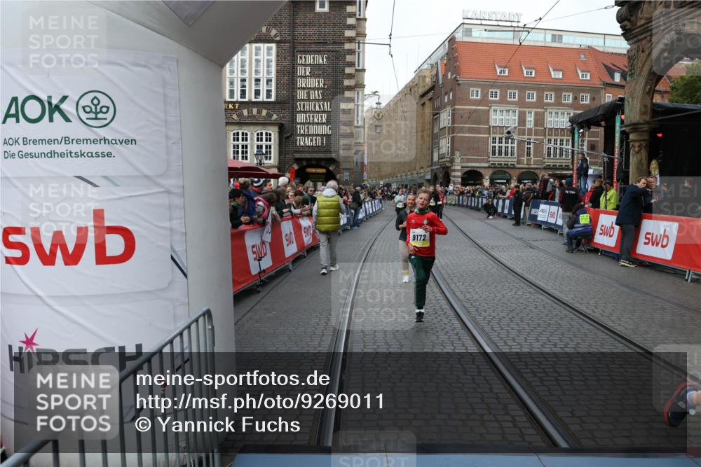 05.10.2025 - 20. swb-Marathon Bremen Yannick Fuchs http://msf.ph/oto/9269011 05.10.2025 10:52:32 Ziel 9172, 9584, 9987, 10241, 10507, 10719, 11128, 11528, 11665 meine-sportfotos.de