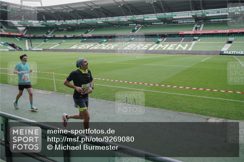 05.10.2025 - 20. swb-Marathon Bremen Michael Burmester http://msf.ph/oto/9269080 05.10.2025 12:37:15 Laufen im Stadion 140, 221, 436, 508, 728, 787, 933, 1088, 1245, 1418, 1443, 1567, 1616, 1633, 1801, 1849, 1901, 1907, 1912, 2132, 2135, 2186, 2268, 5423, 5536, 5582, 5625, 7266, 8883, 9080, 298, 735, 761, 1231, 3198, 8099 meine-sportfotos.de